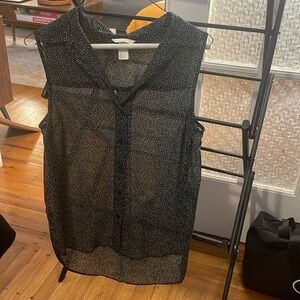 H & M top size 4